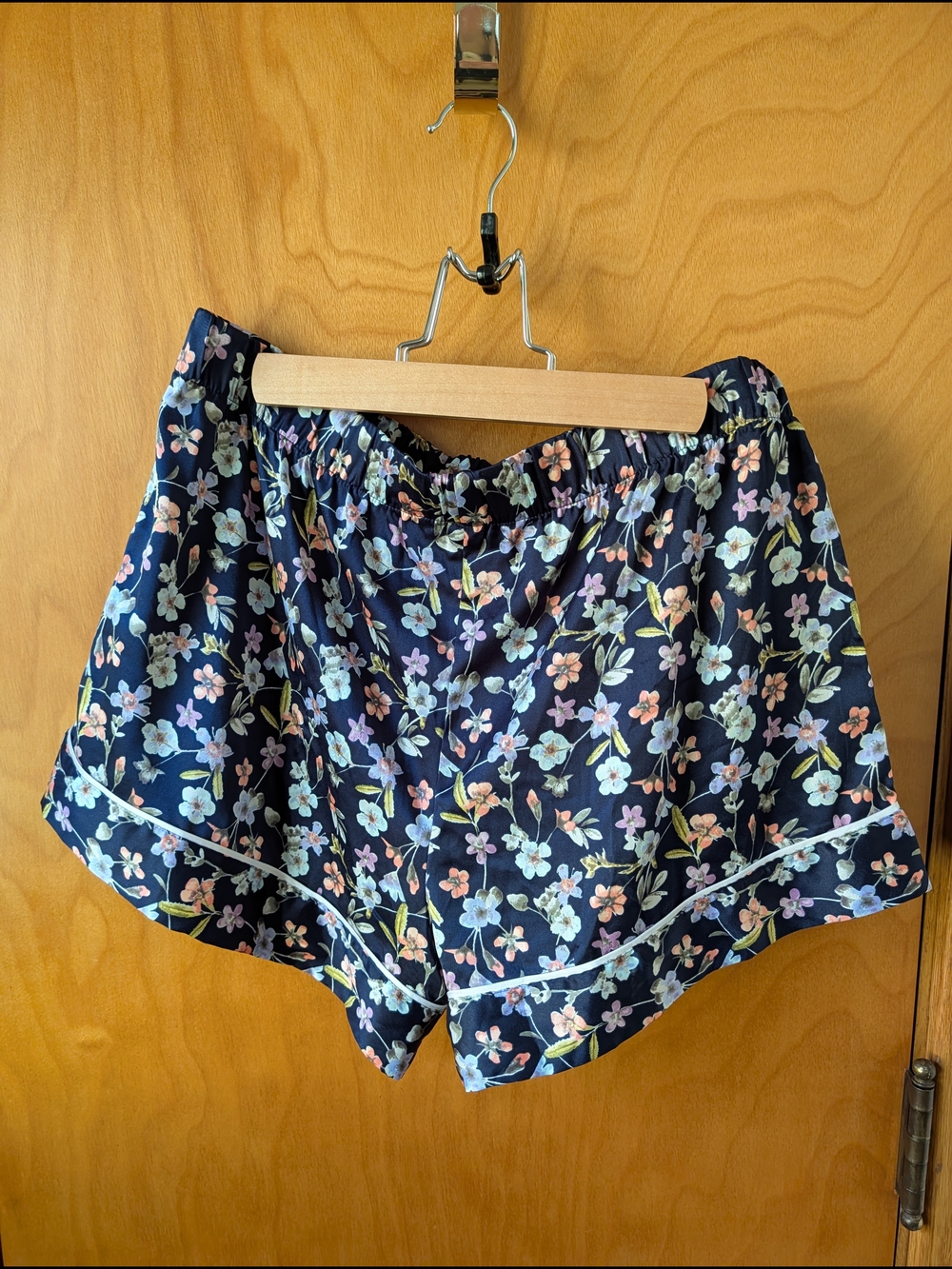 Victoria's Secret Navy Floral Satin Cami & Shorts Set - Picture 4 of 6